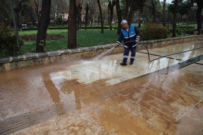 Selin vurduğu Balıklıgöl çamurla kaplandı Selin vurduğu Balıklıgöl çamurla kaplandı