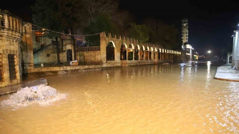 Balıklıgöl suyu normale dönüyor Balıklıgöl suyu normale dönüyor