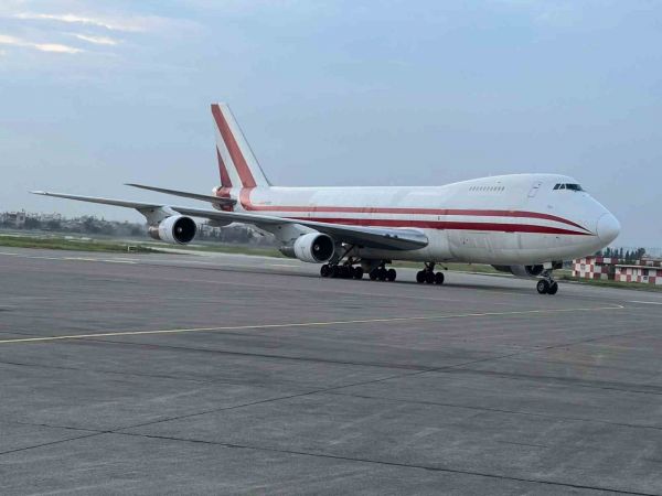 Pakistan’dan bir günde 3 yardım uçağı geldi Pakistan’dan bir günde 3 yardım uçağı geldi