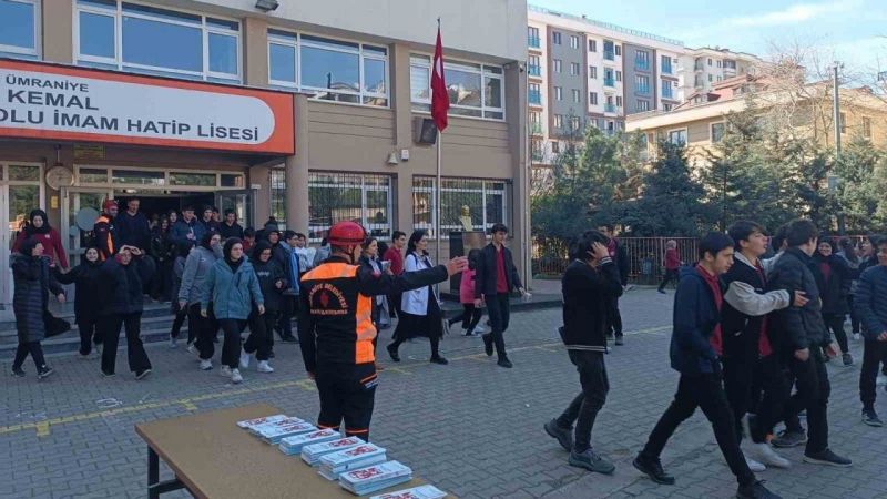 Ümraniye’de deprem sonrası Afet Farkındalık Eğitimi’nde yüzde 600 artış Ümraniye’de deprem sonrası Afet Farkındalık Eğitimi’nde yüzde 600 artış