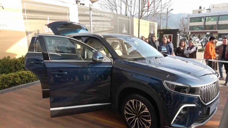 Türkiye’nin yerli otomobili TOGG’a Bursa’da yoğun ilgi Türkiye’nin yerli otomobili TOGG’a Bursa’da yoğun ilgi