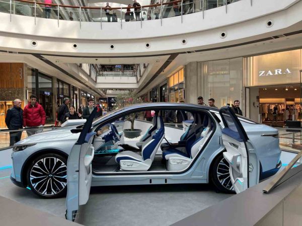 Türkiye’nin yerli otomobili TOGG’a Ankara’da yoğun ilgi Türkiye’nin yerli otomobili TOGG’a Ankara’da yoğun ilgi