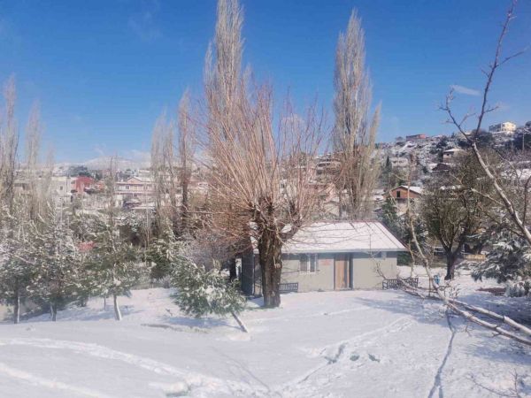 İzmirlilere kar sürprizi İzmirlilere kar sürprizi