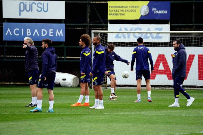 Fenerbahçe, Beşiktaş derbisinin hazırlıklarını sürdürdü Fenerbahçe, Beşiktaş derbisinin hazırlıklarını sürdürdü