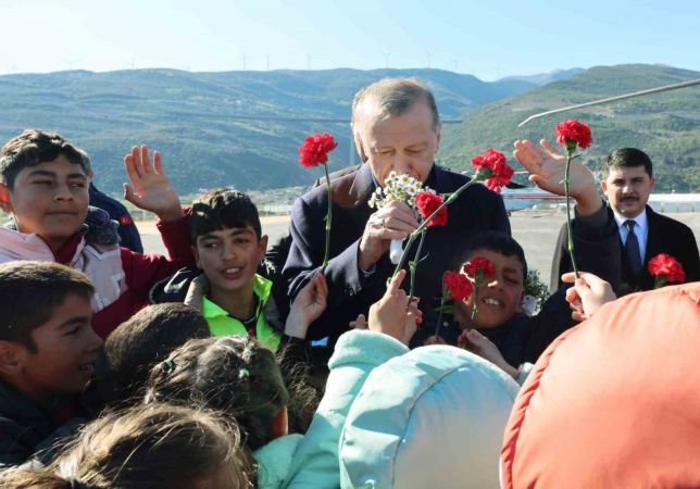 Seçimden sonra tüm vaktimizi ve enerjimizi Türkiye yüzyılının inşasına vereceğiz Seçimden sonra tüm vaktimizi ve enerjimizi Türkiye yüzyılının inşasına vereceğiz
