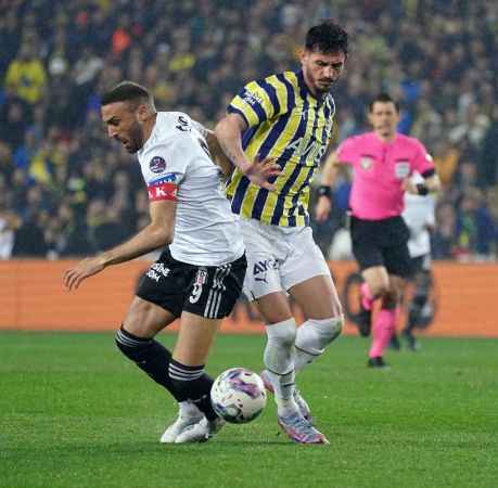 Fenerbahçe, 10 kişi kalan Beşiktaş'a mağlup oldu Fenerbahçe, 10 kişi kalan Beşiktaş'a mağlup oldu