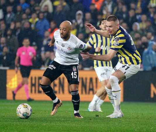Fenerbahçe, 10 kişi kalan Beşiktaş'a mağlup oldu Fenerbahçe, 10 kişi kalan Beşiktaş'a mağlup oldu