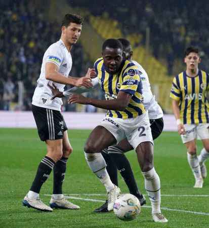 Fenerbahçe, 10 kişi kalan Beşiktaş'a mağlup oldu Fenerbahçe, 10 kişi kalan Beşiktaş'a mağlup oldu