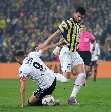 Fenerbahçe, 10 kişi kalan Beşiktaş'a mağlup oldu Fenerbahçe, 10 kişi kalan Beşiktaş'a mağlup oldu