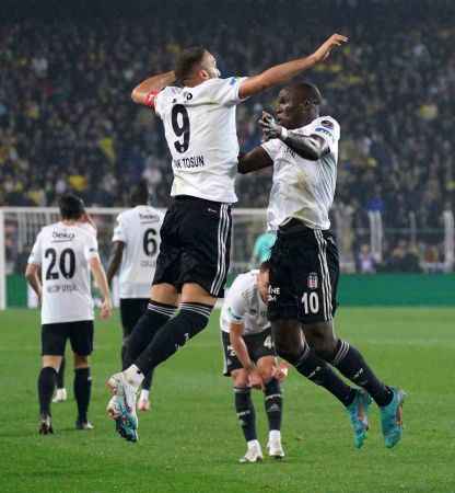 Fenerbahçe, 10 kişi kalan Beşiktaş'a mağlup oldu Fenerbahçe, 10 kişi kalan Beşiktaş'a mağlup oldu