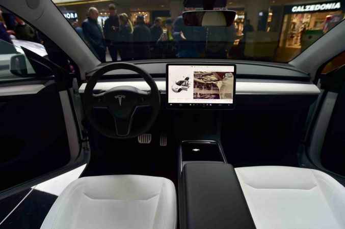Tesla araçlara yoğun ilgi Tesla araçlara yoğun ilgi