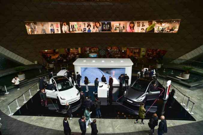 Tesla araçlara yoğun ilgi Tesla araçlara yoğun ilgi
