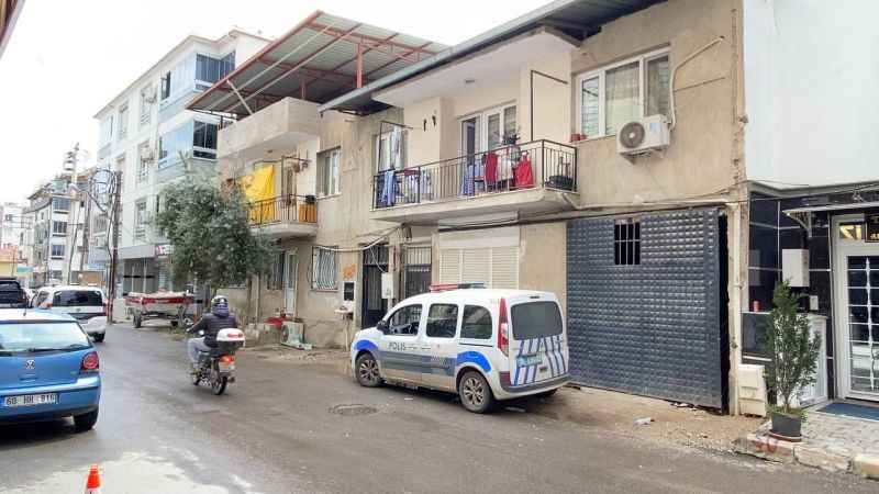 İzmir’de komşu kavgasında Hanife Doymuş öldürüldü İzmir’de komşu kavgasında Hanife Doymuş öldürüldü