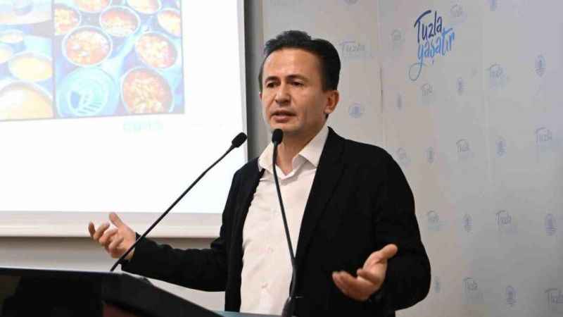 Tuzla Belediye Başkanı'ndan İmamoğlu'na eleştiri yağmuru Tuzla Belediye Başkanı'ndan İmamoğlu'na eleştiri yağmuru