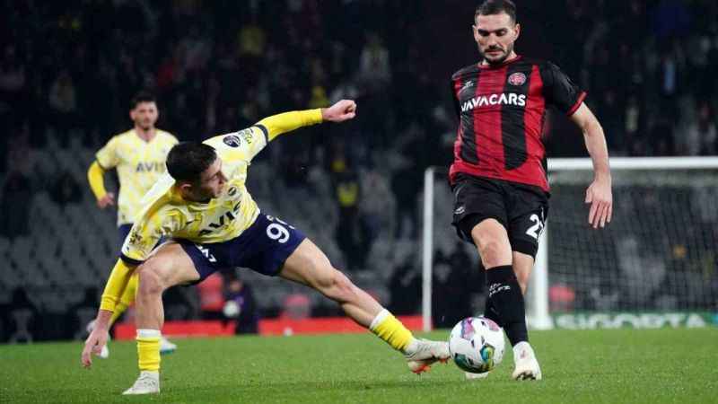 Fenerbahçe zorlanarak 3 puanı kazandı Fenerbahçe zorlanarak 3 puanı kazandı