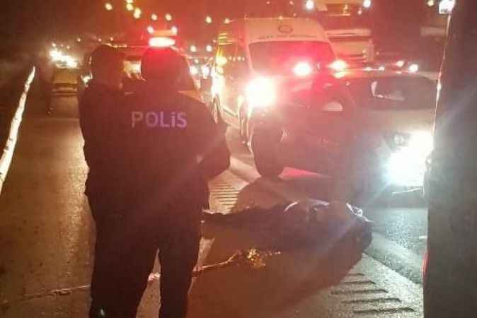 İzmir’deki trafik kazasında Hakan Yavuz, Eren İzci, Mehmet Ali Çetinkaya ve Meltem Esengül hayatını kaybetti İzmir’deki trafik kazasında Hakan Yavuz, Eren İzci, Mehmet Ali Çetinkaya ve Meltem Esengül hayatını kaybetti