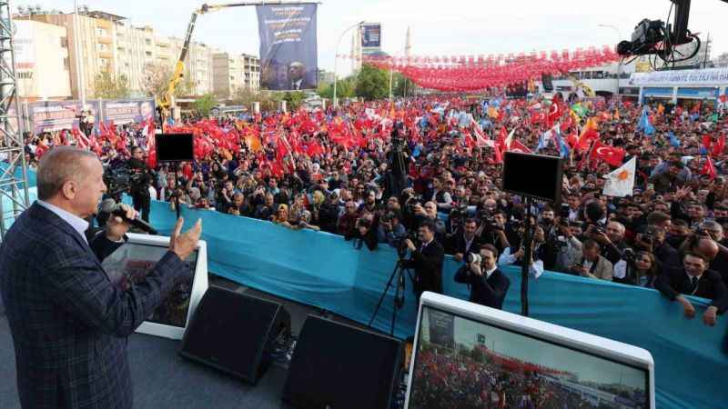 Ekonomik sıkıntı ve hayat pahalılığını yine biz çözeceğiz Ekonomik sıkıntı ve hayat pahalılığını yine biz çözeceğiz