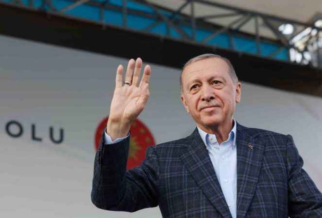 Ekonomik sıkıntı ve hayat pahalılığını yine biz çözeceğiz Ekonomik sıkıntı ve hayat pahalılığını yine biz çözeceğiz