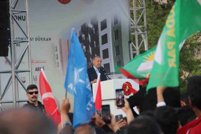 Ekonomik sıkıntı ve hayat pahalılığını yine biz çözeceğiz Ekonomik sıkıntı ve hayat pahalılığını yine biz çözeceğiz