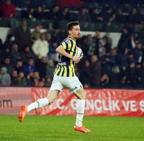 Fenerbahçe yine geriden gelip kazandı Fenerbahçe yine geriden gelip kazandı