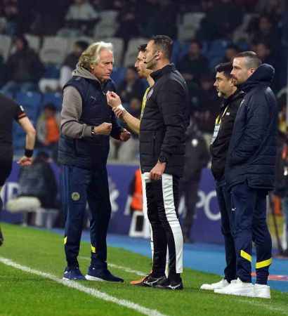 Fenerbahçe yine geriden gelip kazandı Fenerbahçe yine geriden gelip kazandı