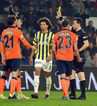 Fenerbahçe yine geriden gelip kazandı Fenerbahçe yine geriden gelip kazandı