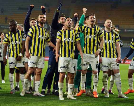 Fenerbahçe yine geriden gelip kazandı Fenerbahçe yine geriden gelip kazandı