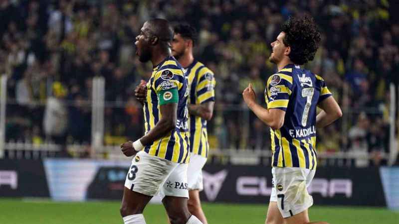 28. golünü atan Valencia, Alex’in rekorunu egale etti 28. golünü atan Valencia, Alex’in rekorunu egale etti