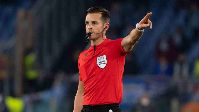UEFA Avrupa Ligi ve UEFA Konferans Ligi finallerinin hakemleri belli oldu UEFA Avrupa Ligi ve UEFA Konferans Ligi finallerinin hakemleri belli oldu