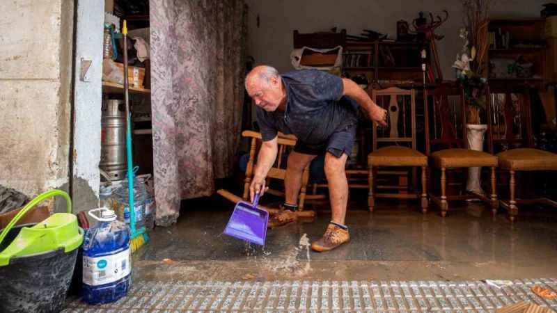 İspanya’da sel felaketi: Okullar tatil