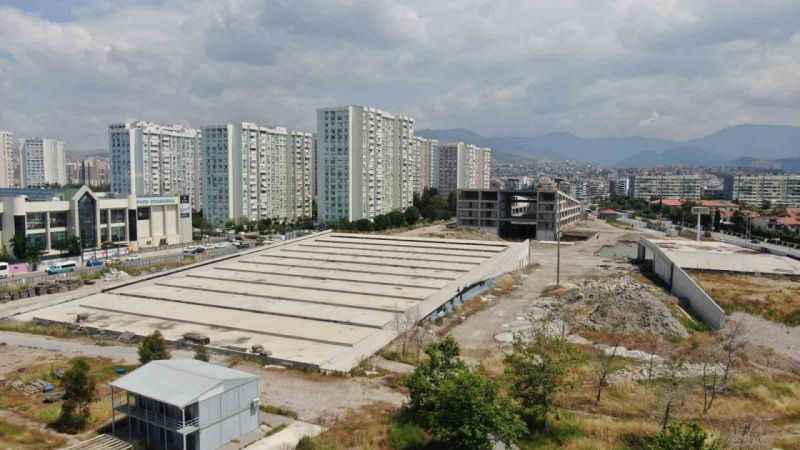 İzmir'de yılan hikayesine dönen opera binası İzmir'de yılan hikayesine dönen opera binası