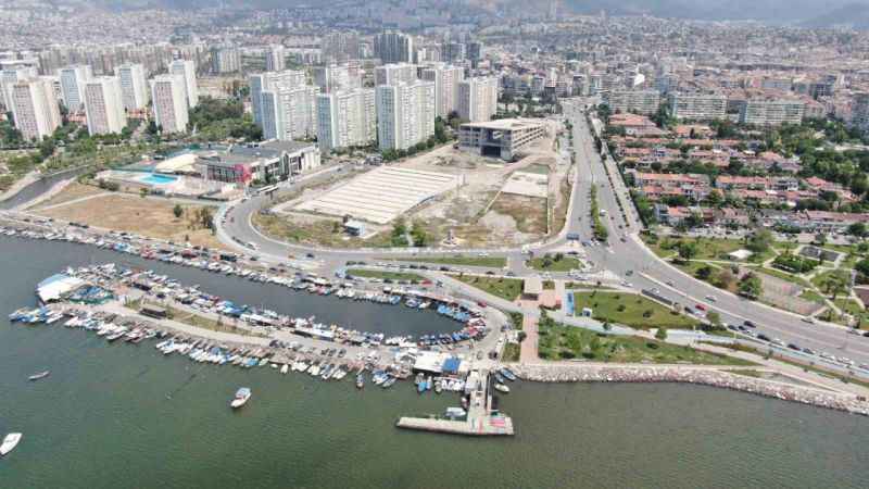 İzmir'de yılan hikayesine dönen opera binası İzmir'de yılan hikayesine dönen opera binası