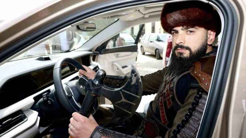 Türklerin ilk aracıyla son aracı yan yana Türklerin ilk aracıyla son aracı yan yana