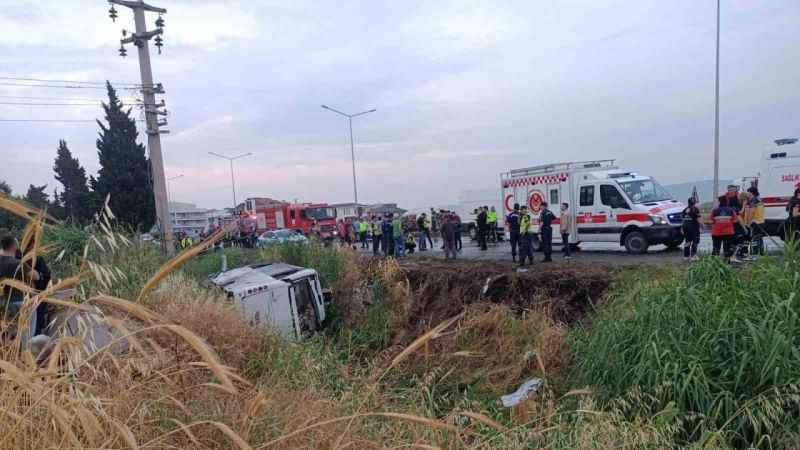 Cezaevi nakil aracı şarampole devrildi: 9’u jandarma personeli 10 yaralı Cezaevi nakil aracı şarampole devrildi: 9’u jandarma personeli 10 yaralı