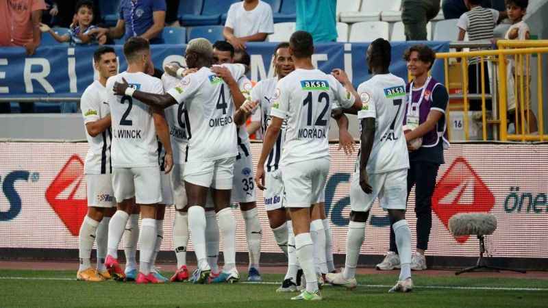 Kasımpaşa üç puanı üç golle aldı Kasımpaşa üç puanı üç golle aldı