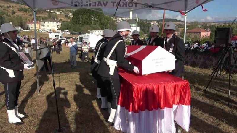 Şehit polis son yolculuğuna uğurlandı Şehit polis son yolculuğuna uğurlandı