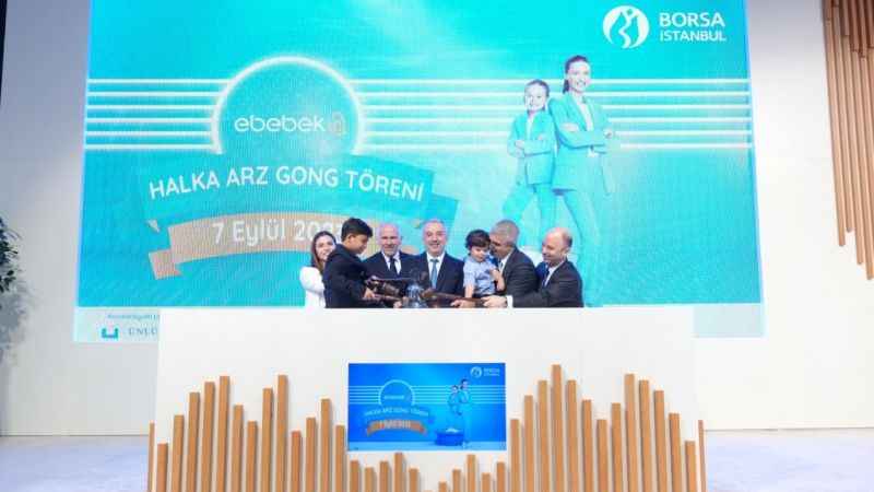Borsa İstanbul’da gong 3,9 milyonluk taleple rekor kıran ebebek için çaldı Borsa İstanbul’da gong 3,9 milyonluk taleple rekor kıran ebebek için çaldı