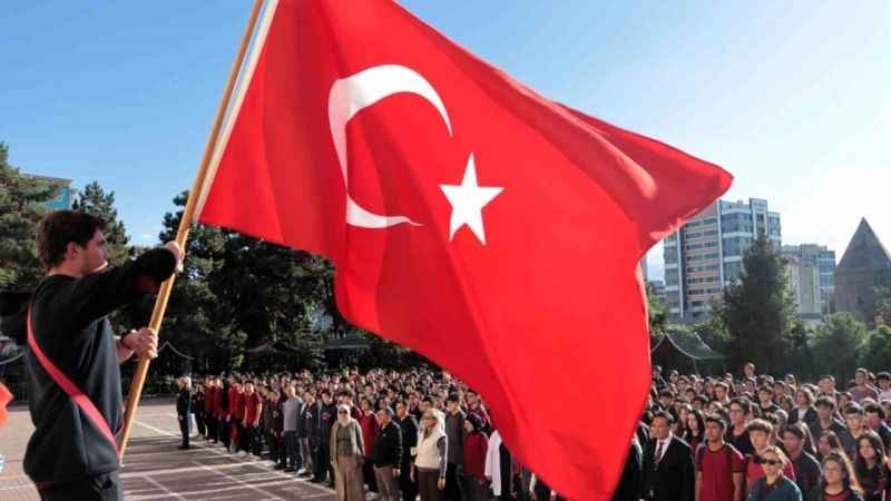 Yarın tüm okullar 1 dakikalık saygı duruşunda bulunacak Yarın tüm okullar 1 dakikalık saygı duruşunda bulunacak