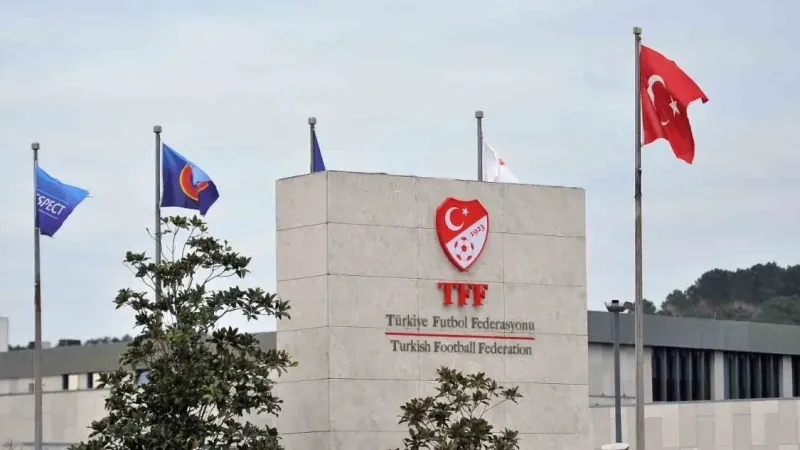 PFDK’dan, Fenerbahçe ve Beşiktaş’a para cezası PFDK’dan, Fenerbahçe ve Beşiktaş’a para cezası