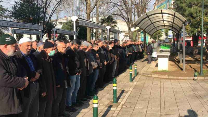 Depremden korkup 2. kattan atlayan İsmail Toygar toprağa verildi Depremden korkup 2. kattan atlayan İsmail Toygar toprağa verildi