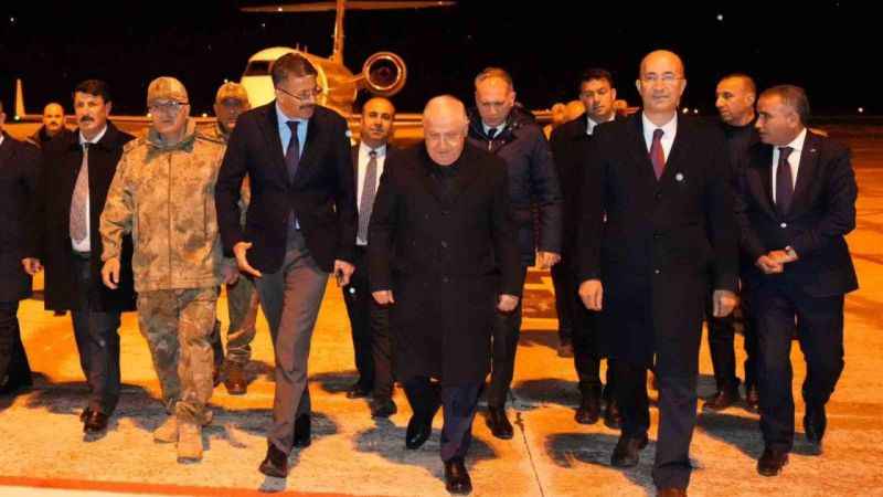 Bakan Güler, Hakkari’de bulunan 3’üncü Piyade Tümen Komutanlığında inceleme ve denetlemelerde bulundu Bakan Güler, Hakkari’de bulunan 3’üncü Piyade Tümen Komutanlığında inceleme ve denetlemelerde bulundu