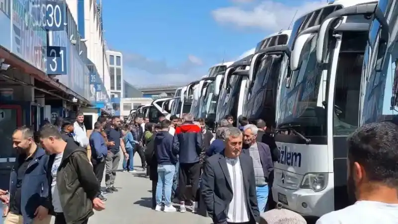 15 Temmuz Demokrasi Otogarı’nda ’Bayram’ yoğunluğu sürüyor 15 Temmuz Demokrasi Otogarı’nda ’Bayram’ yoğunluğu sürüyor