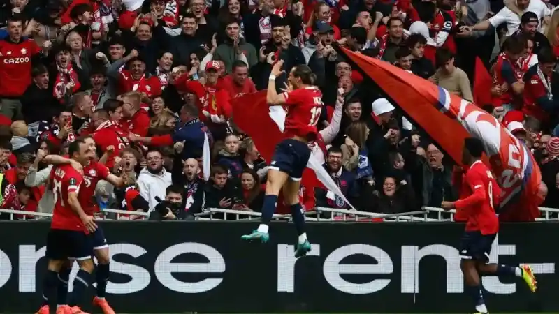 Aston Villa penaltılarla yarı finalde Aston Villa penaltılarla yarı finalde