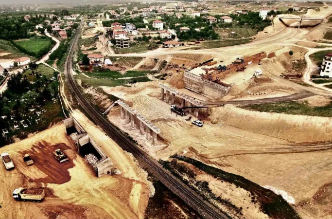 Bakan Uraloğlu, Malatya Çevreyolunda incelemelerde bulundu