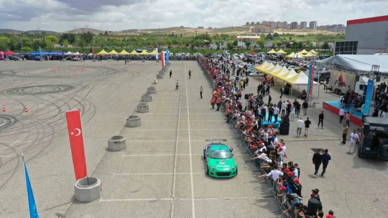 Gaziantep Auto-Drift Fest muhteşem gösterilere sahne oldu Gaziantep Auto-Drift Fest muhteşem gösterilere sahne oldu