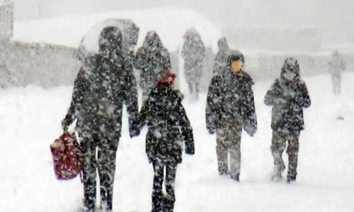 Samsun’da kar yağışı yüzünden bazı okullar tatil edildi Samsun’da kar yağışı yüzünden bazı okullar tatil edildi