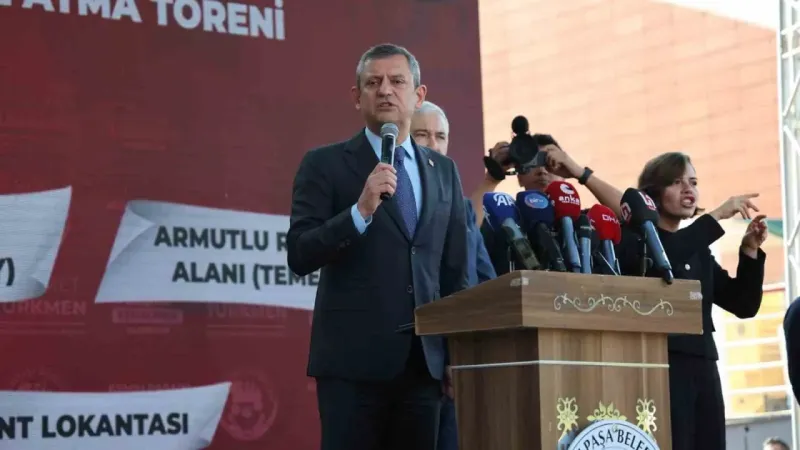 İzmir’de iktidara kırmızı kart gösterildi İzmir’de iktidara kırmızı kart gösterildi