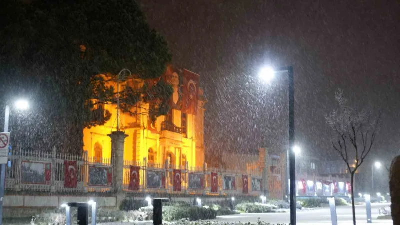 Edirne'de eğitime bir gün ara Edirne'de eğitime bir gün ara