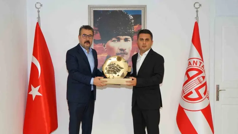 Antalyaspor Kulübü’nde devir teslim gerçekleşti Antalyaspor Kulübü’nde devir teslim gerçekleşti