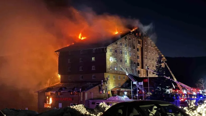 Geceliği 30 bin liralık otelde, yanarak öldüler Geceliği 30 bin liralık otelde, yanarak öldüler